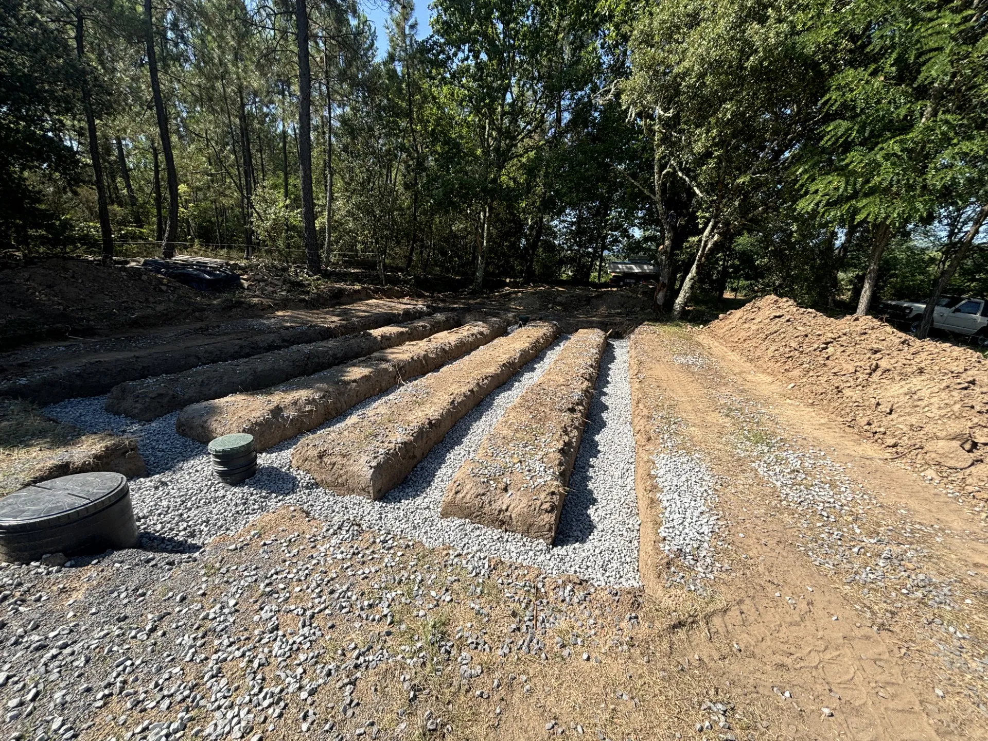 Assainissement, pose d’une fosse toutes eaux de 3000L, chantier Chassain TP