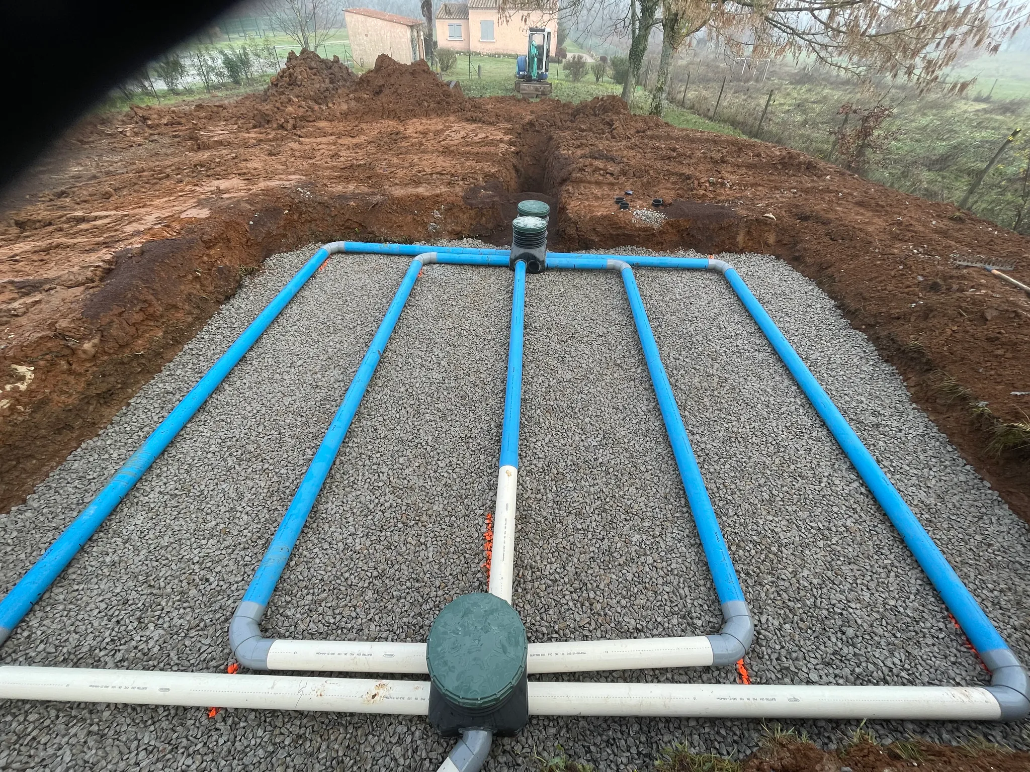Assainissement, pose d’une fosse toutes eaux de 3000L, chantier Chassain TP