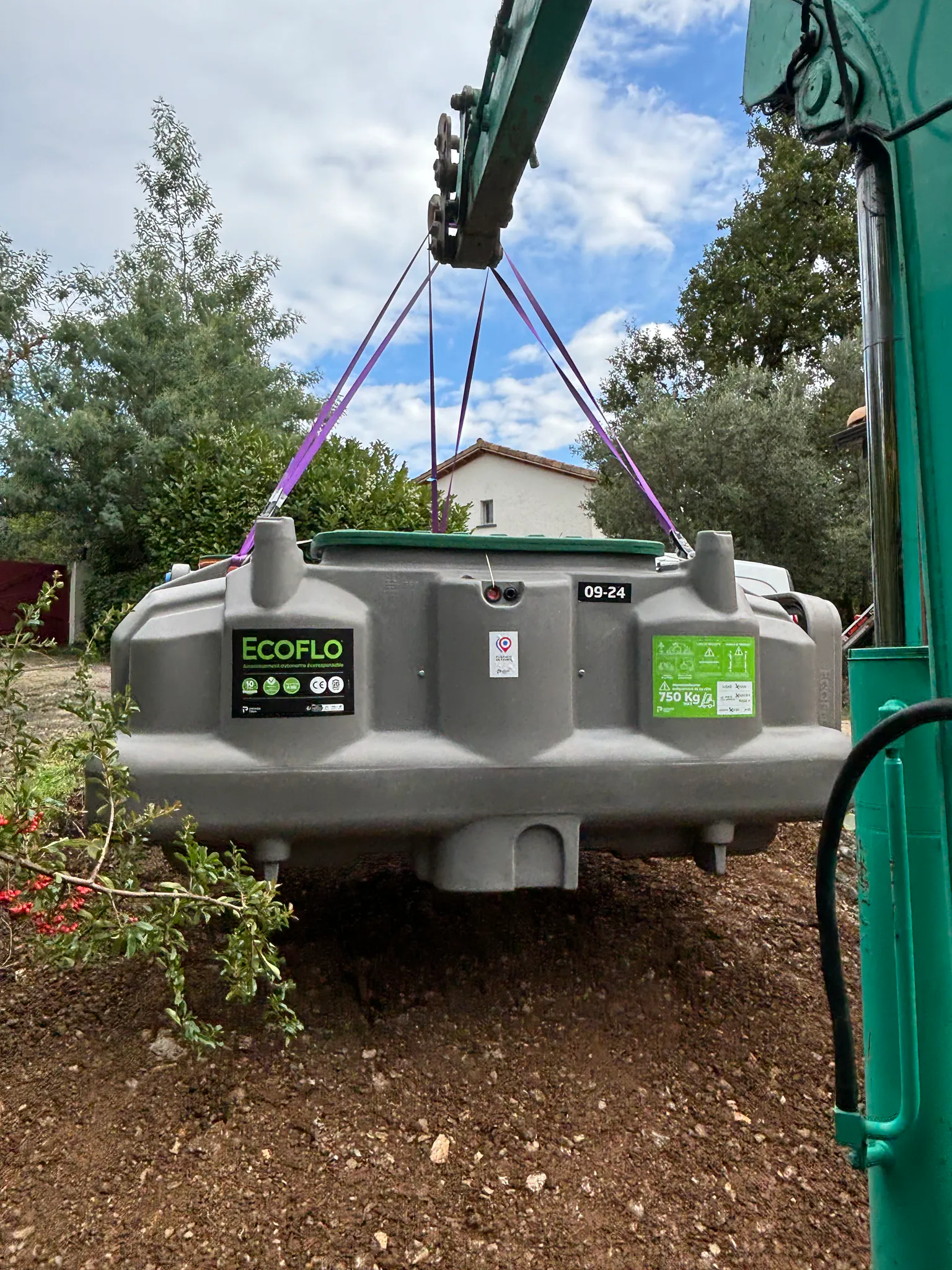 Assainissement, pose d’une fosse toutes eaux de 3000L, chantier Chassain TP