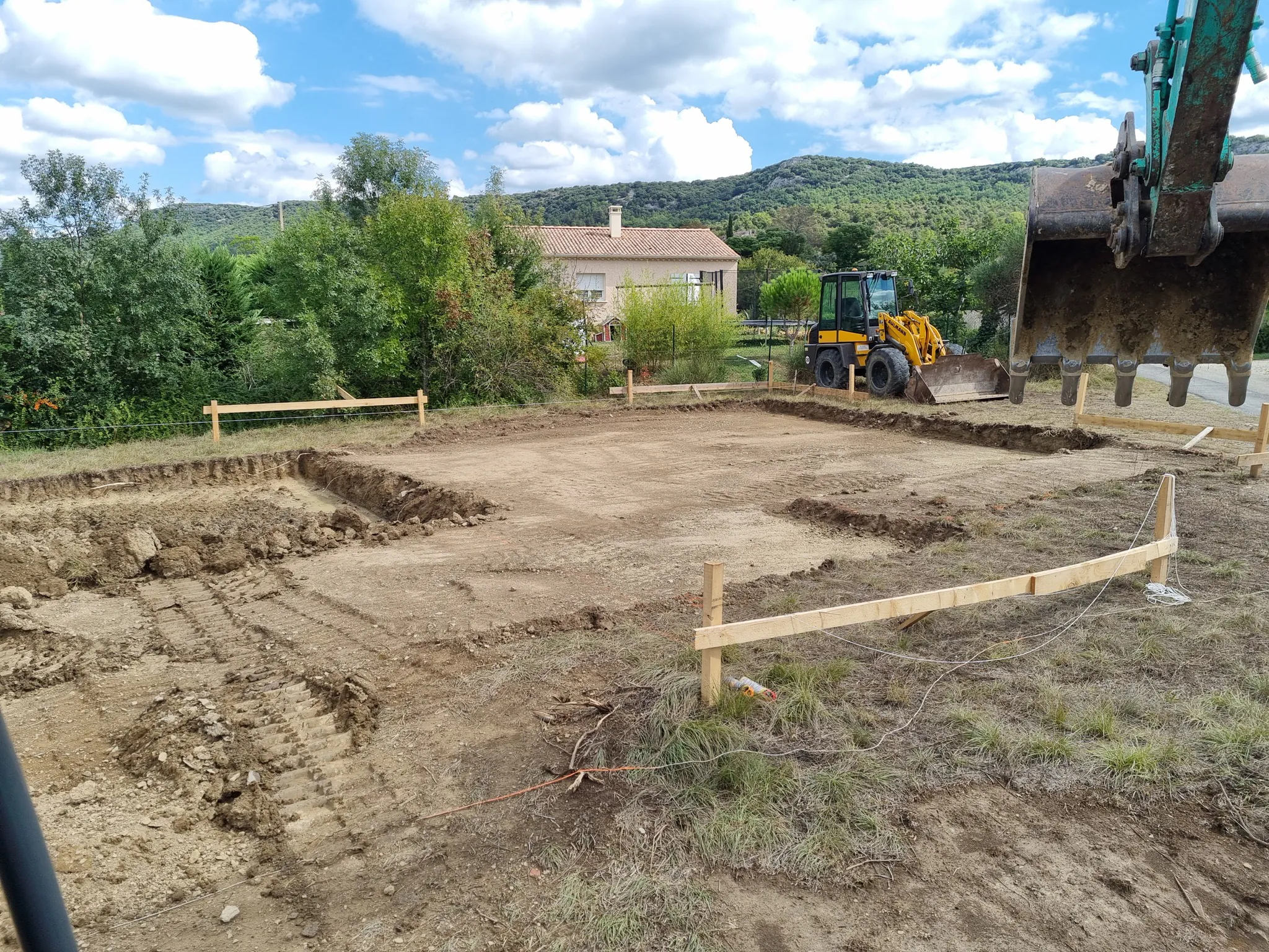 Terrassement, ouverture des fondations d’une maison, chantier Chassain TP