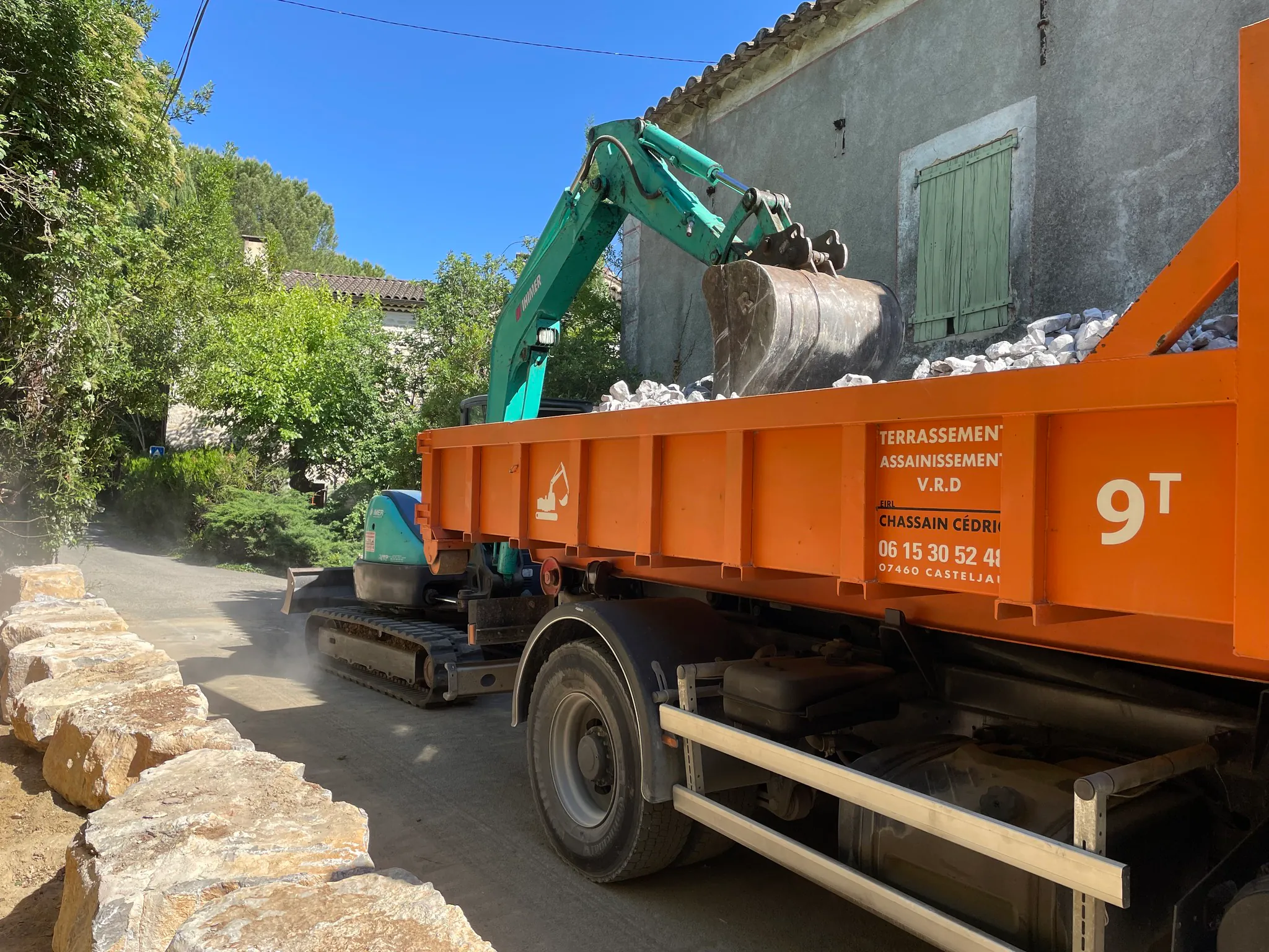 Terrassement, enrochement, chantier Chassain TP