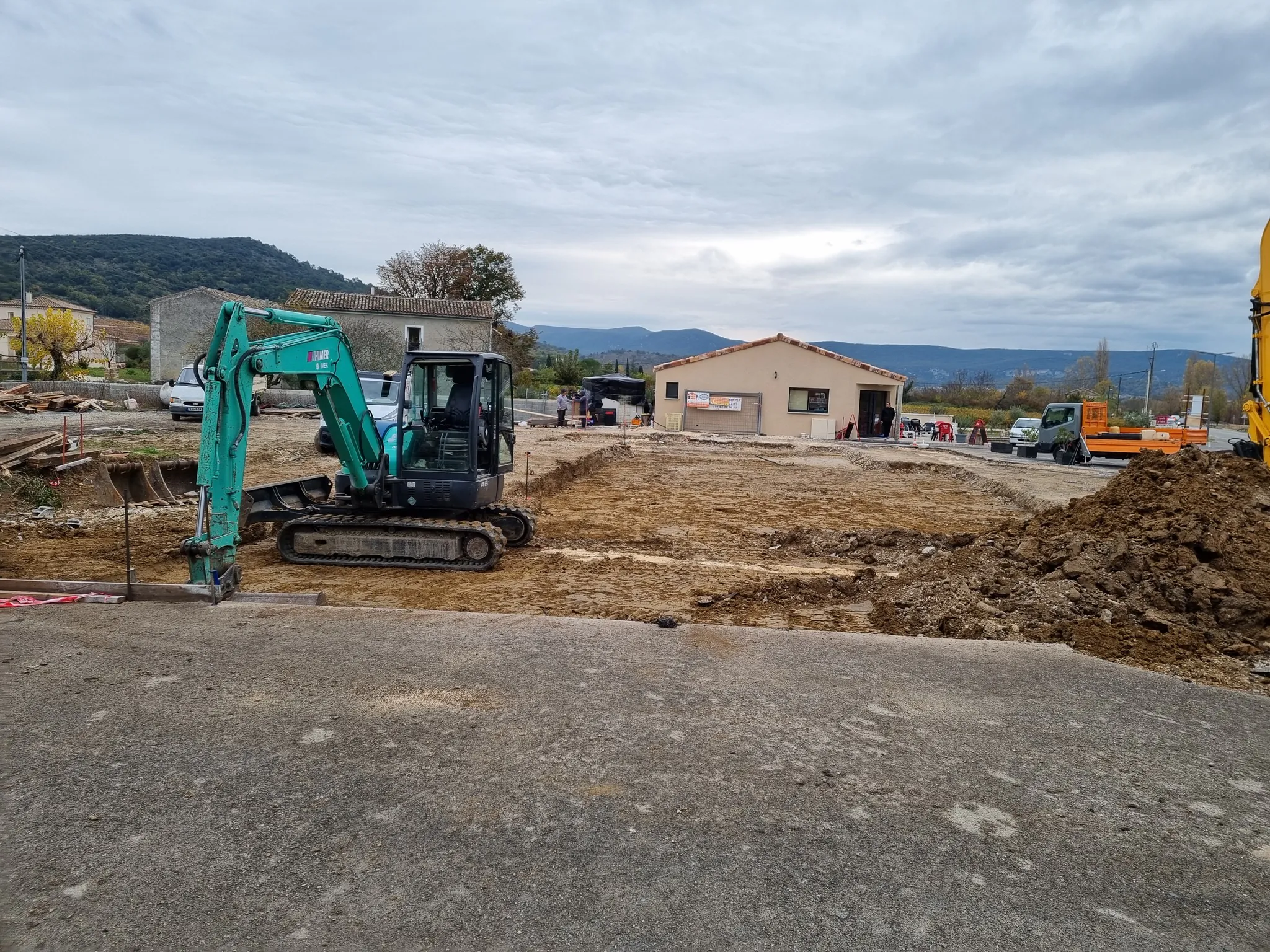Terrassement, ouverture de fondations pour un bâtiment, chantier Chassain TP