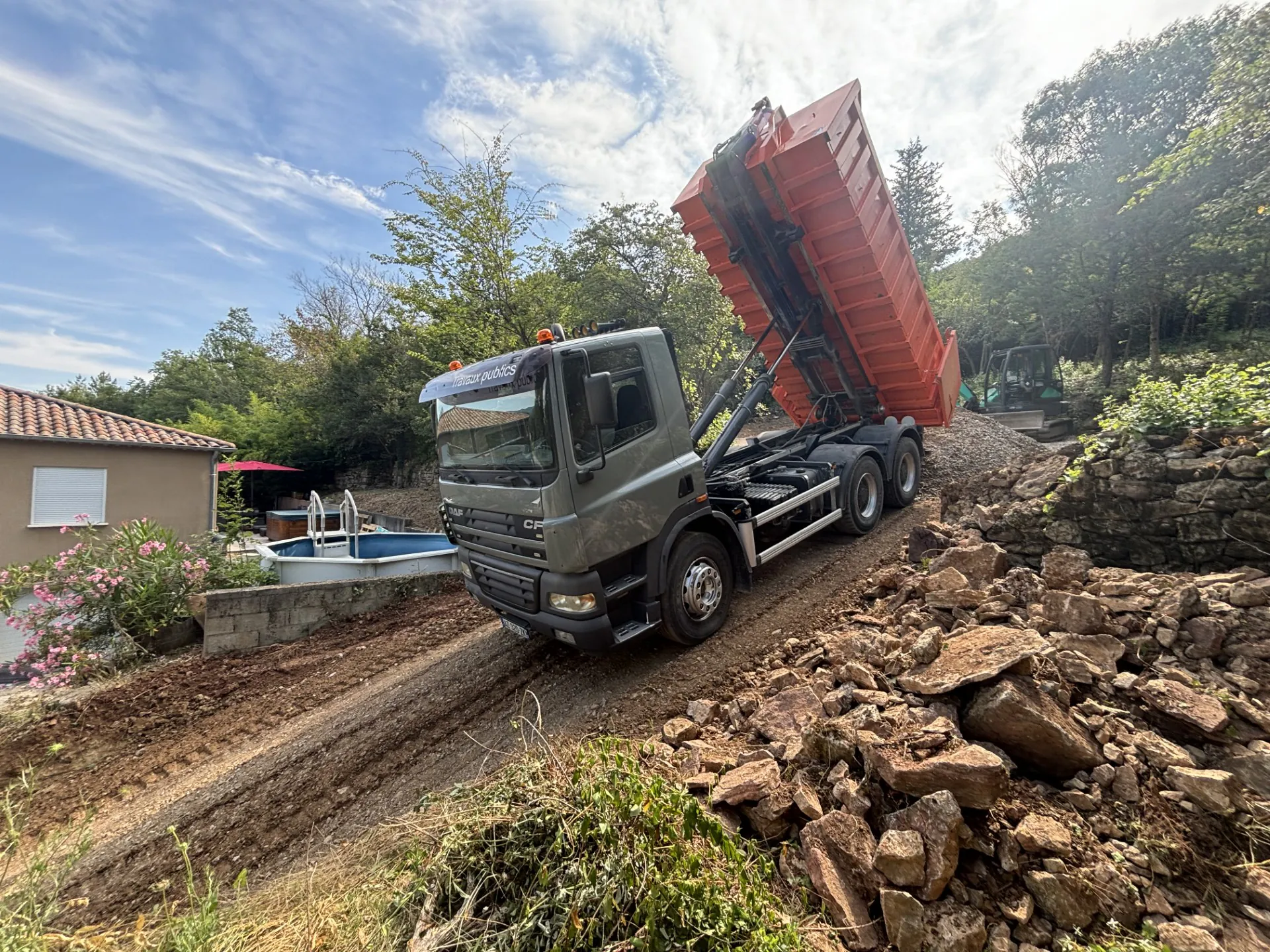 Camions Chassain TP sur un chantier